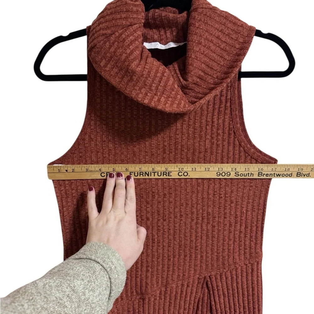 ASTR The Label Rust Ribbed Sleeveless Turtleneck Top Small - Picture 5 of 9